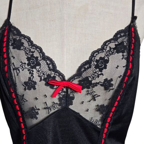 Vintage Black and Red Lace Top Nightie - Picture 2 of 7